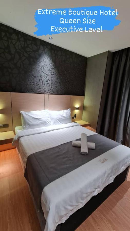 Extreme Boutique Hotel Keluang Ngoại thất bức ảnh