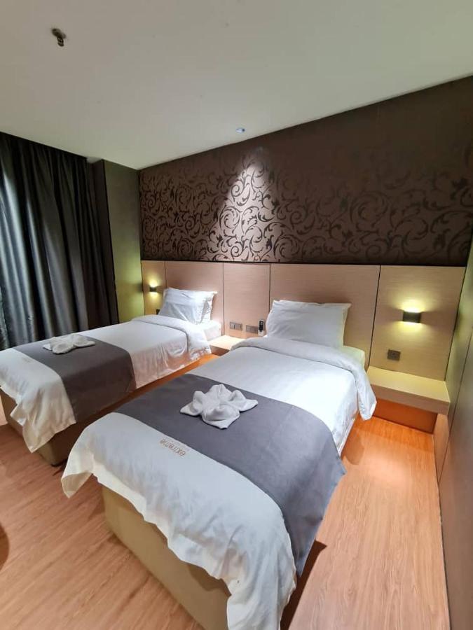 Extreme Boutique Hotel Keluang Ngoại thất bức ảnh