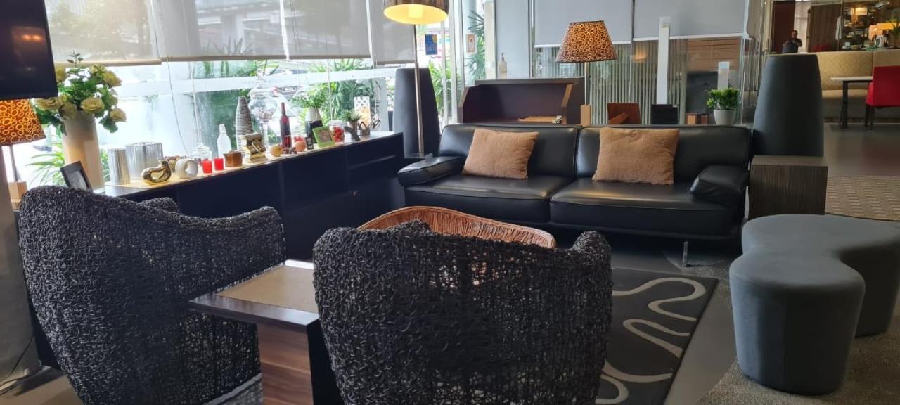 Extreme Boutique Hotel Keluang Ngoại thất bức ảnh