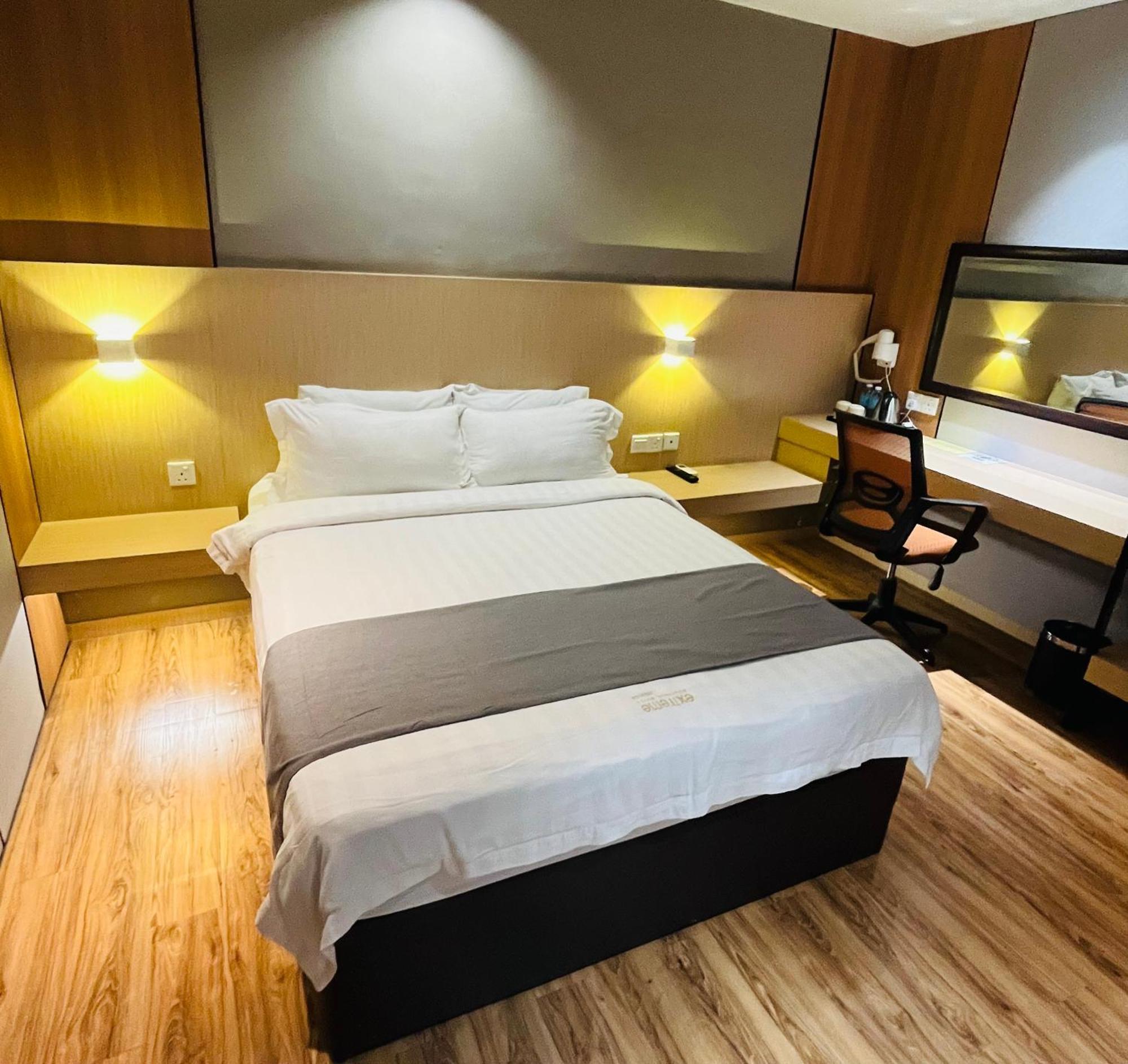 Extreme Boutique Hotel Keluang Ngoại thất bức ảnh