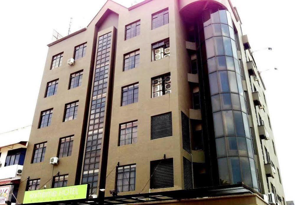 Extreme Boutique Hotel Keluang Ngoại thất bức ảnh